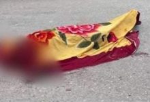 Photo of شاب يذبح آخر ويفصل رأسه ويسير بها في الشارع بوضح النهار