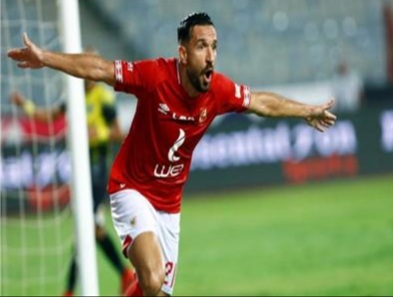 أعلن أحمد أبو عبلة ، طبيب النادي الأهلي عن حجم إصابة علي معلول ، التي تعرضا لها خلال مباراة غزل المحلة، أمس الإثنين، في الدوري. قال أبو عبلة، إن علي معلول ، أجرى أشعة رنين خلال الساعات الماضية، والتي أثبتت إصابته بشد خفيف في العضلة الضامة. وكان ان أوضح طبيب الأهلي أن هذا الشد يحتاج علاج ما يقرب من 4 إلى 5 أيام وخلالها سيغيب اللاعب عن المران الجماعي.
