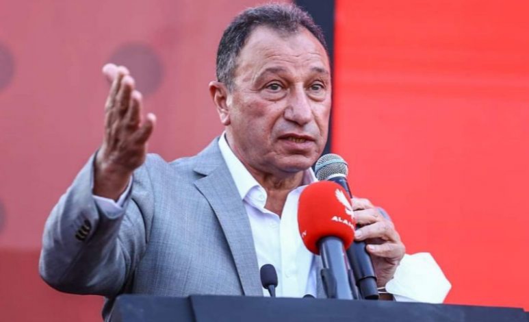 غادر الكابتن محمود الخطيب، رئيس مجلس إدارة النادي الأهلي، الخيمة الانتخابية الخاصة بانتخابات النادي الأهلي ، بسبب تعرضه لحالة من الإرهاق الشديد ، ذلك بعد الإدلاء بصوته . وكان قد تم فتح باب التصويت ، الساعة التاسعة، من صباح اليوم الجمعة. ويتنافس الخطيب مع خالد سليمان، على مقعد رئيس النادي الأهلي للفترة الجديدة 2021/2025 . وتضم قائمة الخطيب الإنتخابية محمود الخطيب  رئيساً. العامري فاروق نائباً. خالد مرتجي أمين صندوق. العضوية فوق السن: دكتور محمد شوقي، وطارق قنديل، ومحمد الدماطي. ومهند مجدي ومحمد الغزاوي، وخالد عبدالقادر، ومحمد سراج الدين، حسام غالي . العضوية تحت السن: محمد الجارحي ، ومي عاطف.