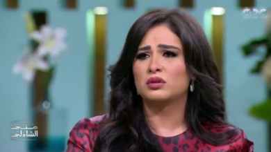 Photo of ياسمين عبد العزيز تبكي في أول ظهور لها بعد التعافي.. لقيت معدتي برا وجاتلي رسالة التربة بتجهز