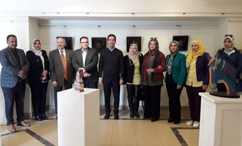 Photo of خلال افتتاحه لمعرضين بثقافة القليوبية .. نائب رئيس جامعة بنها يطالب بتسويق الأعمال الفنية المتميزة عالميا ومحليا