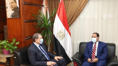 Photo of “سعفان” و”الشيخ”: الانتهاء من تدريب العاملين علي برامج متخصصة تناسب منظومة العمل الجديدة
