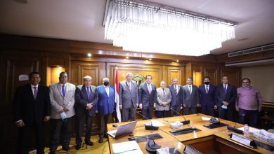 Photo of وزير التعليم العالي يعلن بدء التقديم للاشتراك في مشروع التأمين الطبي بصندوق رعاية أعضاء هيئة التدريس ومعاونيهم