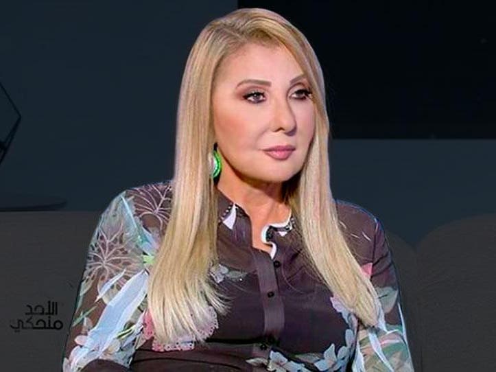 نادية الجندي: علاقتي بـ عماد حمدي كانت جيدة حتى وفاته اتهم أحد متابعي الفنانة نادية الجندي، بعد نشرها صورة جديدة تجمعها بالنجمة نيللي كريم، عبر حسابها على موقع التواصل الاجتماعي «فيس بوك»، بأنها استغلت أموال الفنان الراحل عماد حمدي، وأفلسته، وذلك من خلال كتابة تعليق لها. وقامت الفنانة نادية الجندي بالرد عليه، قائلة:«كل دي إشاعات وغير حقيقي، وأنا سبق ورديت عليها بالمنطق والدلائل، وعماد حمدي كان أبويا وأخويا وزوجي وأبو ابني الوحيد». وتابعت حديثها عن الفنان الراحل عماد حمدي، «لا يمكن أن أُسئ لعماد حمدي في يوم من الأيام، وعلاقتنا كانت جيدة جداً حتى وفاته»، كما وجهت الجندي في حديثها الدعاء لـ الراحل بالرحمة. وأضافت «عماد حمدي اشتغل معايا أكتر من فيلم بعد الطلاق»، موجهه في حديثها نصيحة لجمهورها، قائلة: «بلاش تصدقوا بعض الصفحات وقنوات اليوتيوب الكاذبة التي تبحث عن التفاعل والمكسب السريع حتى على حساب التشهير بالناس».