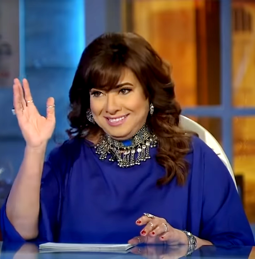 أعربت الفنانة نشوى مصطفى، عن استيائها عبر حسابها علي الفيس بوك منذ قليل، وذلك بعد ان انتشرت في الآونة الأخيرة تريندات مطربو المهرجانات وأخرهم يوسف سوستة، صاحب مهرجان "شيماء"، معلنة إبراء ذمتها من ذلك. وكتبت نشوى مصطفى؛ "ربنا حيحاسبنا على شباب موهوبين حقيقيين لما كانوا بيسألونا نبتدى منين كنا بننصحهم إن دراسة الفن شئ مهم — عفواً ياشباب ضيعنا عليكم فرصتكم فى النجومية والتألق والتحقق - سامحونا معلش الاساتذة اللي اتربينا فنياً على ايديهم هما اللي خدعونا وفهمونا غلط — فهمونا إن الموهبة الحقيقية لازم ندعمها بالدراسة والثقافة — فهمونا إننا لازم نقرى كتير فى كل حاجة وندرس أدب وفن تشكيلى وموسيقى فهمونا إن الفنان سفير بلده وفهمونا إن الفنون نور - فهمونا إن الفنون جمال بينعش الروح والوجدان — باصحح غلطتى وباحذركم — اوعوا تضيعوا وقتكم — ماتاخدوش نصايح مننا — ركزوا على الترند وانسوا خالص كلامنا العبيط. وجاء ذلك عقب استضافة شريف عامر في برنامجه "يحدث في مصر" على قناة "mbc مصر" يوسف سوستة، صاحب مهرجان "شيماء" الذي تصدر الترند على مواقع الشوشيال ميديا في مصر مؤخرا. ويذكر أن مطربو المهرجانات، يواجهون حاليا أزمة مع نقابة الموسيقيين في مصر، حيث قام النقيب هاني شاكر بمنع عدد منهم من الغناء داخل مصر.