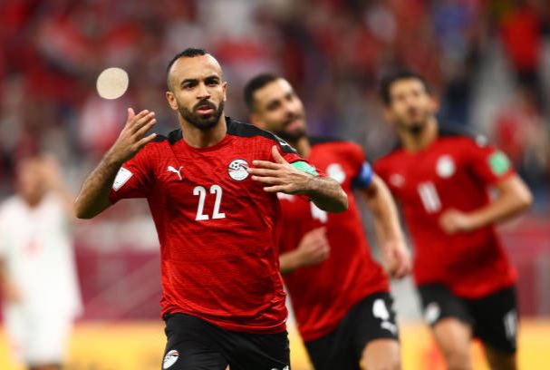 أعلن المدير الفني للمنتخب الوطني، كارلوس كيروش، التشكيل الرسمي لمنتخب مصر ، في مواجهه منتخب الجزائر بعد قليل ، ببطولة كأس العرب . وجاء التشكيل الرسمي لمنتخب مصر كالتالي: حارس مرمى: محمد الشناوي خط الدفاع: أحمد فتوح – أحمد حجازي – محمد حمدي "الونش" - أكرم توفيق. خط الوسط: عمرو السولية - حمدي فتحي - أيمن أشرف. خط الهجوم: مروان حمدي - محمد شريف - حسين فيصل.