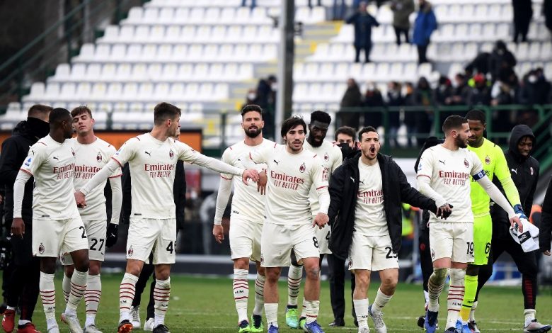 Photo of ميلان يعبر فينيزيا بالثلاثة ويتصدر الدوري الإيطالي مؤقتا