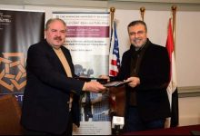 Photo of بروتوكول تعاون بين اتحاد الإذاعات الإسلامية و كلية الإعلام الجامعة الأمريكية ومركز كمال أدهم