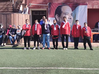 أطلقت وزارة الشباب والرياضة، فعاليات المهرجان الكشفي والإرشادي السادس لذوي القدرات والهمم تحت شعار “أنا أستطيع بشكل مختلف”والذي تنظمه الوزارة من خلال الإدارة المركزية لشئون الوزير (مكتب ذوي القدرات والهمم)، بمشاركة ٧٥٠ شاب وفتاه من ذوي الإعاقة السمعية والذهنية، خلال الفترة من (٤-٩) يناير الجاري، بالمدينة الشبابية بأبي قير بالإسكندرية. يأتي هذا المهرجان في إطار اهتمام الدولة بشريحة ذوي القدرات والهمم، وفي ضوء الرعاية والاهتمام الكبير على جميع المستويات لتلك الشريحة، لتنمية مهارات ذوي القدرات وصقلهم، علاوة علي تفعيل شارات الهواية والخدمات العامة ورفع المستوي البدني لديهم، بالإضافة إلي تنشئة جيل جديد يهتم بالرياضة والأنشطة الكشفية. ويتنافس المشاركون في مجالات عدة منها ” النشاط الفني، والنشاط الديني، النشاط الكشفي، النشاط الرياضي، والنشاط الثقافي، الخدمة العامة”، وتضم لجنة التحكيم نخبة من المتخصصين والخبراء، حيث تشارك كل محافظة بفريقين أحدهما بنين و الآخر بنات، ويتكون كل فريق من ٩ مشاركين منهم 6 من ذوي الإعاقة الذهنية و3 من ذوي الإعاقة السمعية.