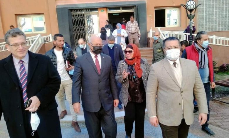 Photo of سوسه يتفقد سير العمل و أعمال التجديدات بالمستشفي الجامعي