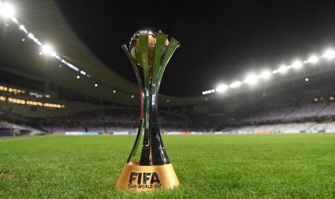 أعلن الإتحاد الدولي لكرة القدم الفيفا، عن طرح تذاكر كأس العالم للأندية الإمارات 2021 بداية من اليوم الأحد وحتي يوم 7 يناير المقبل للبيع، عبر موقع الإتحاد . وتبدأ أسعار التذاكر من   150 درهم للدرجة الأولي، و100 درهم للدرجة الثانية، و 50 درهم للدرجة الثالثة، و 25 درهن للدرجة الرابعة. وتقام البطولة مع المحافظة علي أعلى معايير السلامة لضمان صحة الجميع.  ويواجه النادي الأهلي فريق مونتيري الميكسيكي، 5/2 علي أرض ملعب آل نيهان بأبو ظبي.