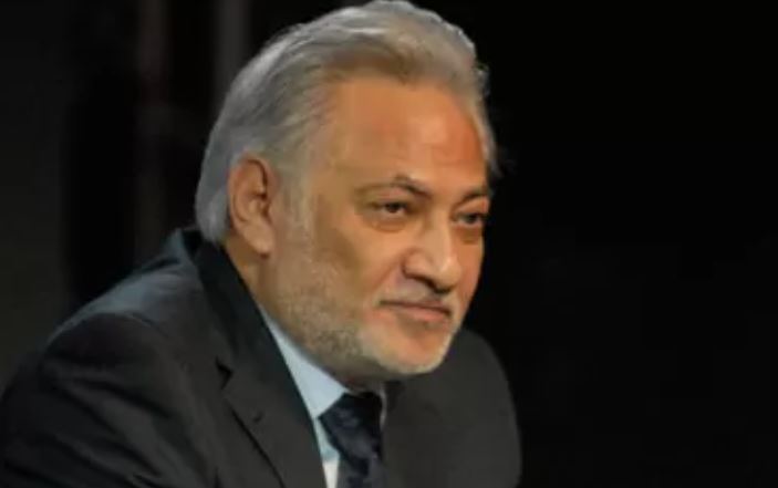 أكد الفنان القدير سامح الصريطي، اعتزازه بما قدمه من أعمال فنية وتجسيده لشخصيات مختلفة طوال مشواره الفني. وقال الصريطي - عبر حسابه على الفيس بوك - "أنا مشخصاتي وأعتز بما أعطاه الله لي من موهبة تميزني عن غيري في تجسيد شخصية غير شخصيتي الحقيقية ". وأضاف الصريطي "تجسيد هذه الشخصيات يأتي بهدف ترسيخ القيم الأخلاقية النبيلة لصلاح الفرد والمجتمع ولكي أعبر بها عن معاناة الناس وأحلامهم في إطار من المتعة والجمال" وتابع "والذي يسيء إلى ما أعطاه الله الواهب لإنسان من موهبة ينفع بها غيره هو لا يسيء إلا لنفسه".