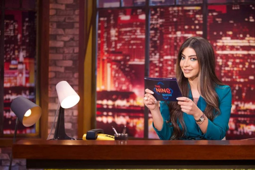 كتبت لميس مصطفي انتهت مؤخرا المذيعة دعاء صلاح من تصوير الموسم الأول من برنامجها الجديد الذي يحمل عنوان " The 9show ومن المقرر أن تنطلق أولى حلقات البرنامج خلال الفترة المقبلة علي إحدى المنصات، كما ينتمي البرنامج لنوعية الكوميديا في أول تجاربها، والبرنامج يجمع باقة كبيرة من نجوم الفن المصري والوطن العربي. ويتضمن البرنامج محتوى وشكل مختلف عما قدمته من قبل كما يحتوي على عدة فقرات متنوعة مابين الغناء والتمثيل والرقص والأسرار الخاصة للنجوم. يذكر أن أخر برامج "دعاء صلاح " هو "إنتي الاقوي" على شاشة قناة المحور، وقدمت عدة برامج على شاشة قناة النهار من بينهما "عقارب الساعة" و"حكايتك" ، و"مع دودي"، و"دودي شو".