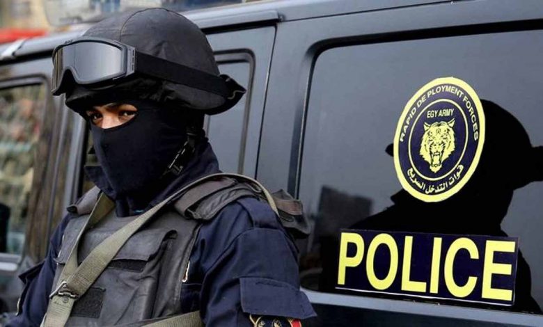 Photo of تفاصيل القبض علي “ديلرين”  في بنها بحوزتهم كمية كبيرة من المخدرات