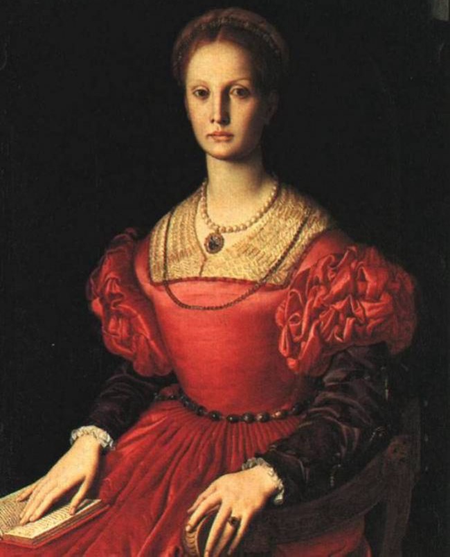 اليزابيث باثوري، أو ملكه الدم ولدت الكونتيسه المفترسه في 7 أغسطس 1560، في مملكه المجر ، مرت بطفوله صعبه فتربت علي السادية من صغرها فكانت تري عائلتها وهم يعذبون الخدم والفقراء ويقتلوهم. تزوجت اليزابيث بعمر ال 14 عام ، من محارب بجيش المجر يُدعي فرينك نادنسي ، وأهدها قلعه كاشتيكا بمناسبه الزفاف ، وكانت القلعه هي مقر جرائم اليزابيث. كانت اليزابيث تتفنن في ايجاد أساليب جديدة للتعذيب ، وكان زوجها يشجعها علي ذلك ويعلمها أساليب تعذيب جديدة، وتوفى فرينك عام 1604م . وأقنعت خادمه باالقصر اليزابيث أنها بقتل الفتيات الصغار والاإستحمام بدمهم ،أو شربه ستحافظ علي شبابها للأبد، فقامت بتخصيص غرفه بالقلعه للتعذيب ، وكان الدم يغطي الغرفة من كل مكان بسبب كثره الضحايا . ويقال أن اليزابيث اخترعت أساليب مختلفة وبشعه لتعذيب خادماتها ، فكانت تٌلقي بهم من أعلي أسوار القلعه وتتركهم للذئاب تأكلهم ، أو التعذيب بالضرب حتي الموت ، أو تحرقهم أحياء ، أو تغطي لأجسادهم بالعسل وتتركهم للحشرات، وكانت طريقتها المفضله للتعذيب هي قص أجزاء جسدهم بالمقص ، وكانت تصفي دم هم بعد القتل لتشربه أو تستحمي به ، لتحافظ علي شبابها. لكن مع الاختفاءات المتكررة ، واختفاء فتيات من الطبقه النبيله ، تم تقديم بلاغات ضد الكونتيسه بأنها السبب وراء هذه الاختفاءات ، وقام الملك المجري ماثياس الثاني بأرسال جورجي ثورز للتحقيق بالأمر، واستطاع جمع 300 شاهد ضد ملكه الدم ، وتم الحكم عليها بالحبس في إحدي غرف القلعه بعد سد جميع نوافذها بالطوب، وظلت بها ما يقرب من أربع سنوات حتي توفت عام 1614م ، ويقال أنها لم تندم أبدا علي ما فعلت ، وبعد وفاتها توصلو أ عدد ضحاياها وصل الي 600 فتاه من الفقراء ، و 25 فتاه من الطبقه النبيله  . وتم عرض قصه حياتها بفيلم فرنسي ألماني ذا كونتس ، وعرض الفيلم عام 2009م .