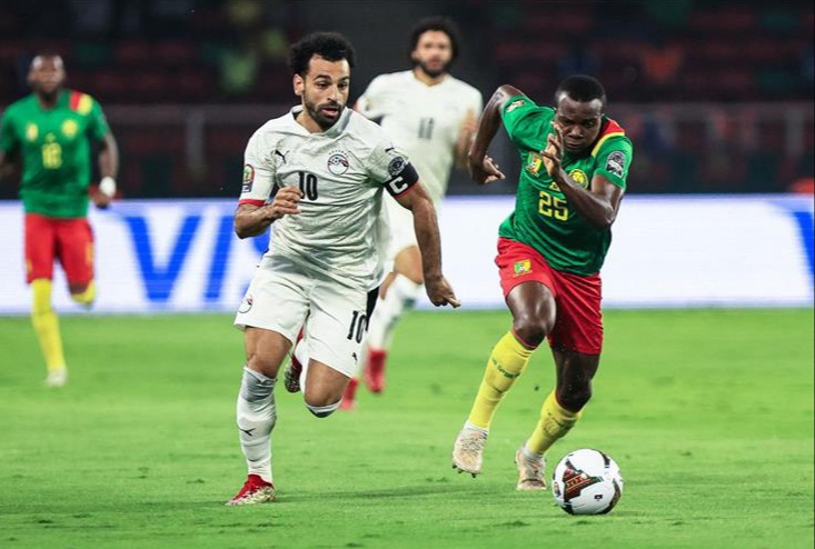 يواجه المنتخب المصري نظيرة السنغال، في التصفيات المؤهلة لكأس لكأس العالم، يوم الجمعة 25 مارس على أرض استاد القاهرة، في تمام الساعة التاسعة والنصف. وتقام مباراة العودة الثلاثاء 29 من نفس الشهر، في داكار. وتبث المبارايات عبر قنوات أون تايم سبورت، الحاصلة على حقوق بث مباريات المنتخب . وكان المدير التنفيذي للمنتخب كارلوس كيروش قد أعلن عن قائمة المنتخب حراسة المرمي : محمد الشناوي ، محمد أبو جبل ، محمد صبحي  خط الدفاع : عمر كمال وعمر جابر وياسر ابراهيم ومحمود حمدي الونش وأيمن أشرف و محمد عبد المنعم ومحمود علاء وأحمد فتوح. خط الوسط : عمرو السولية وحمدي فتحي و إمام عاشور و محمد النني و محمد مجدي افشة ونبيل عماد دونجا . خط الهجوم : مصطفى محمد ومروان حمدي وعمر مرموش ومحمود حسن "تريزيجيه" ومحمد صلاح وأحمد سيد زيزو.