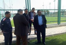 Photo of نائب رئيس جامعة بنها لشئون التعليم والطلاب يتفقد الملاعب الرياضية وحمام السباحة