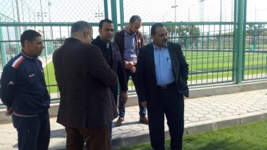 Photo of نائب رئيس جامعة بنها لشئون التعليم والطلاب يتفقد الملاعب الرياضية وحمام السباحة