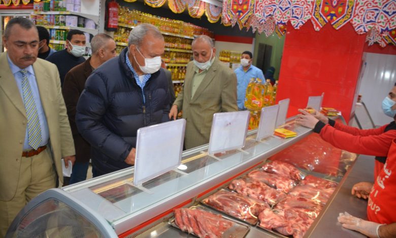 Photo of بالصور.. “القليوبية” تشن حملات مفاجئة على المخابز والسلاسل التجارية لضبط الأسعار وتوفير السلع