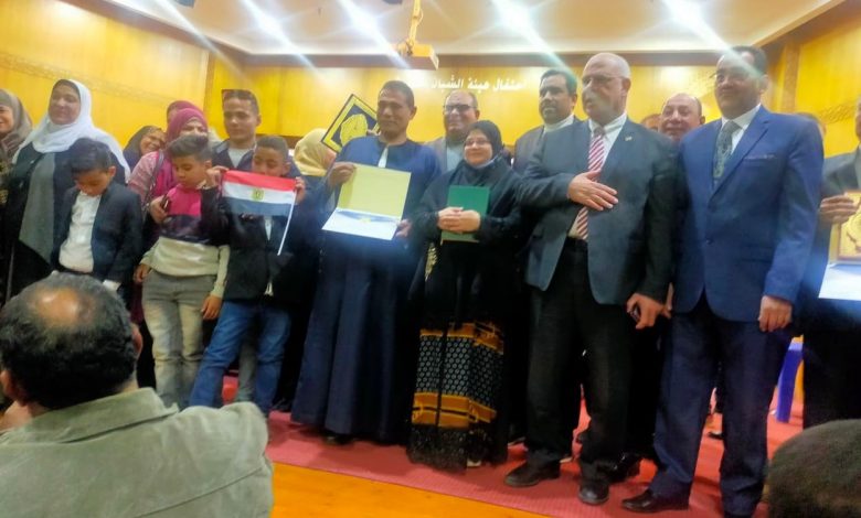 Photo of حماة الوطن يكرم أسر شهداء القليوبية والأمهات المثاليات على مستوى المحافظة