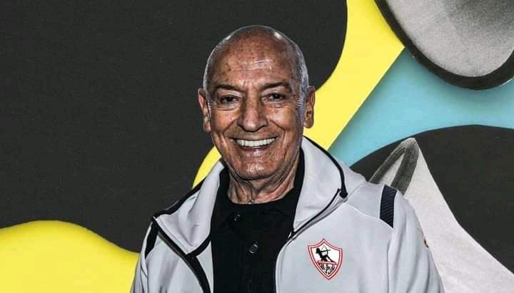أعلن الفريق الاول لكرة القدم بنادي الزمالك، تحت رئاسة المستشار " مرتضي منصور "، رئيس القلعة البيضاء، عن المدير الفني الجديد الذي سوف يتولي قيادة الزمالك، وجاء ذلك عقب فسخ عقد الفرنسي "باتريس كارتيرون "، بالتراضي خلال الأيام القليلة الماضية. وأتم مجلس إدارة نادي الزمالك برئاسة "مرتضى منصور"، بشكل رسمي التعاقد مع البرتغالي" جوسفالدو" فيريرا مديرًا فنيًا للفريق الأول. وكان نشر "مرتضى منصور "فيديو عبر صفحته منذ قليل وبجواره "أمير مرتضى" المشرف العام على فريق الزمالك، فيديو قائلا: "بعد نصف ساعة سيتم الإعلان بشكل رسمي عن المدير الفني".