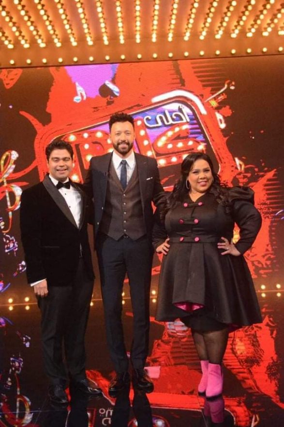 يستضيف الفنان والمذيع أحمد فهمي، الفنانة شيماء سيف، والفنان اسلام ابراهيم وذلك في برنامج "احلي كلام" يومي الجمعة والسبت الساعة العاشرة مساء علي قناة الحياة. ومن المقرر أن يقوموا بالغناء سويا والرقص ولعب عدد من الألعاب الخاصة بالبرنامج بالإضافة للحديث عن اعمالهم الفترة المقبلة وأسرار في حياتهم للمرة الأولي. وكان قد حقق الفنان أحمد فهمي، نجاحا كبيرا بحلقات البرنامج واستضاف عدد كبير من النجوم منهم اشرف عبد الباقي ومحمد ثروت واحمد السعدني واحمد رزق وعدد كبير واخر من الفنانين. من ناحية اخري تشارك شيماء سيف، في السباق الرمضاني من خلال مسلسل أحلام سعيدة، من بطولة يسرا، وغادة عادل ومي كساب ونور محمود ونبيل نور الدين، ومن تأليف هالة خليل، وإخراج عمرو عرفة، كما تشارك في الجزء الثاني من مسلسل في بيتنا روبوت مع الفنان والمنتج هشام جمال وليلي زاهر. ويشارك إسلام إبراهيم في مسلسل "راجعين ياهوى" بطولة خالد النبوى، عدد كبير من النجوم، وهم: نور اللبنانية ووفاء عامر وأنوشكا وأحمد بدير وهدي المفتي وإسلام جمال وطارق عبد العزيز وسلمي أبو ضيف وطه الدسوقي وتميم عبده وصفاء الطوخى، والمسلسل عن قصة الراحل أسامة أنور عكاشة.