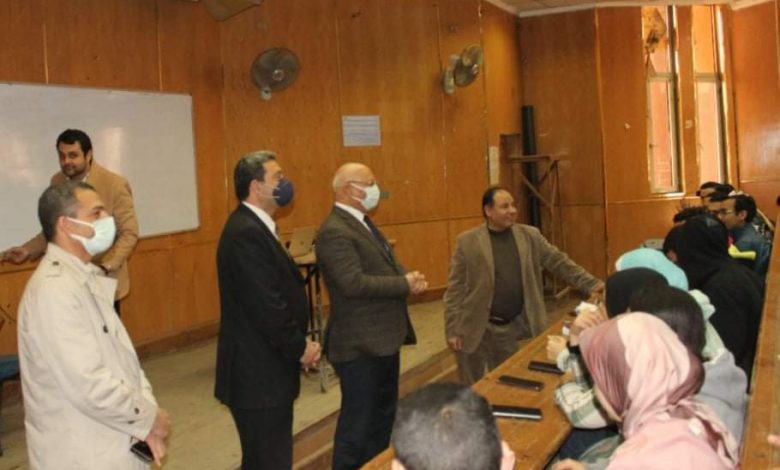 Photo of رئيس جامعة بنها يتفقد أعمال التطوير بكلية الهندسة بشبرا