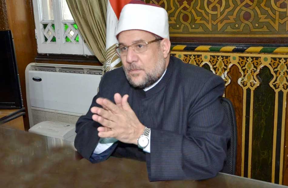 نعى وزير الأوقاف الدكتور محمد مختار جمعة، الشيخ ياسر محمد فهمي عبد العظيم موفد وزارة الأوقاف للمركز الإسلامي المصري بدار السلام في تنزانيا، وتوجه لأسرته بخالص العزاء. وقالت وزارة الأوقاف- في بيان، اليوم: إن الدكتور محمد مختار جمعة وجه بسرعة التواصل مع وزارة الخارجية; لسرعة نقل الجثمان على نفقة وزارة الأوقاف.. سائلا الله (عز وجل) أن يتغمده بواسع رحمته، وأن يسكنه فسيح جناته، جزاء ما قدم في خدمة دينه ووطنه، وأن يخلف الأوقاف وأهله فيه خيرkا، وأن يلهم أهله وذويه وزملاءه الصبر والسلوان.