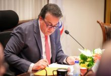 Photo of عبدالغفار يتابع تنفيذ خطة التأمين الطبي لاستعدادات عيد الفطر المبارك
