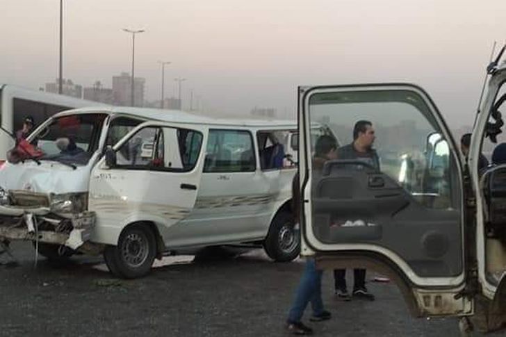 أصيب 4 طلاب في حادث سير، أثناء عبور طريق القاهرة - إسكندرية الزراعي، أمام نفق الحدادين بمركز طوخ، وتم نقل المصابين إلى مستشفى بنها الجامعي، وتم رفع آثار الحادث وعودة الحركة المرورية لطبيعتها، وتولت النيابة التحقيق.