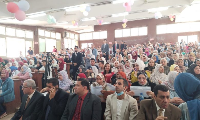 Photo of نائب رئيس جامعة الزقازيق يفتتح فعاليات المؤتمر العلمي الطلابي الأول لكلية التربية للعام الجامعى 2021/2022