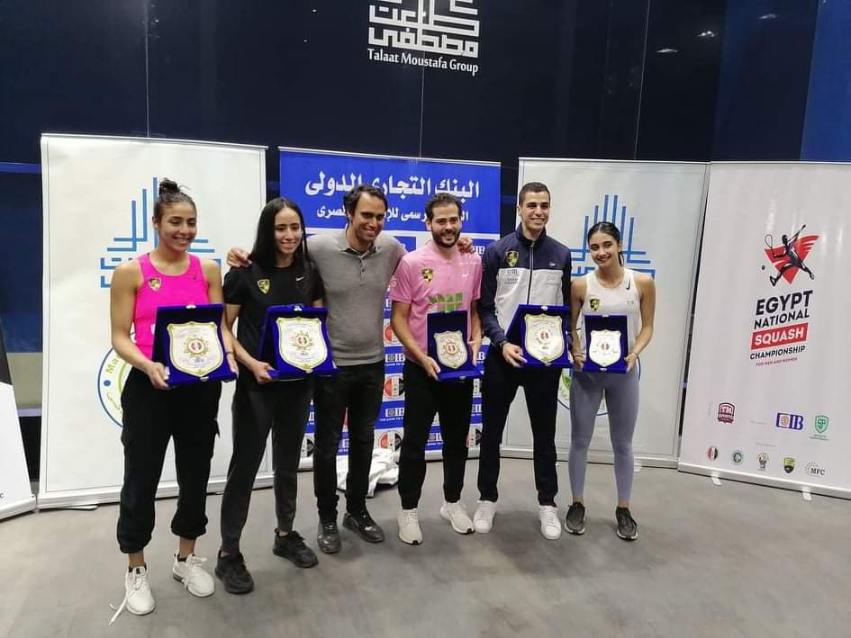 مصر تستعد لإستقبال بطولة العالم للإسكواش رجال وسيدات بمتحف الحضارات كتبت _ رضوى خالد القاهرة في ٥ مايو ٢٠٢٢، تستعد مصر لاستضافة " سي أي بي بطولة العالم للاسكواش لمحترفي الرجال و السيدات " والتي أعلنت رابطة اللاعبين المحترفين للإسكواش "PSA" عن إقامتها في مصر في الفترة من ١٣-٢٢ مايو ٢٠٢٢ تأتي هذه البطولة والتي تعتبر أكبر بطولة في تاريخ الاسكواش العالمي بأعلى مجموع جوائز مالية ليبلغ مليون و مائة ألف دولار، بمشاركة 50 لاعب و50 لاعبة من أفضل لاعبي العالم للرجال والسيدات تقام الأدوار الأولى بنادي اليجريا سوديك بمدينة السادس من أكتوبر، و الأدوار النهائية بالمتحف القومي للحضارة المصرية وتُختتم المباراه بحفل غنائي بحضور الفنانة كارول سماحة، والتي قامت بتأليف اغنية خصيصا للبطولة. والجدير بالذكر أن أبرز المرشحين للفوز ببطولة العالم للرجال هو علي فرج و بول كول. كما تأتي نوران جوهر ونور الشربيني و هانيا الحمامي على رأس المرشحات لبطولة السيدات.