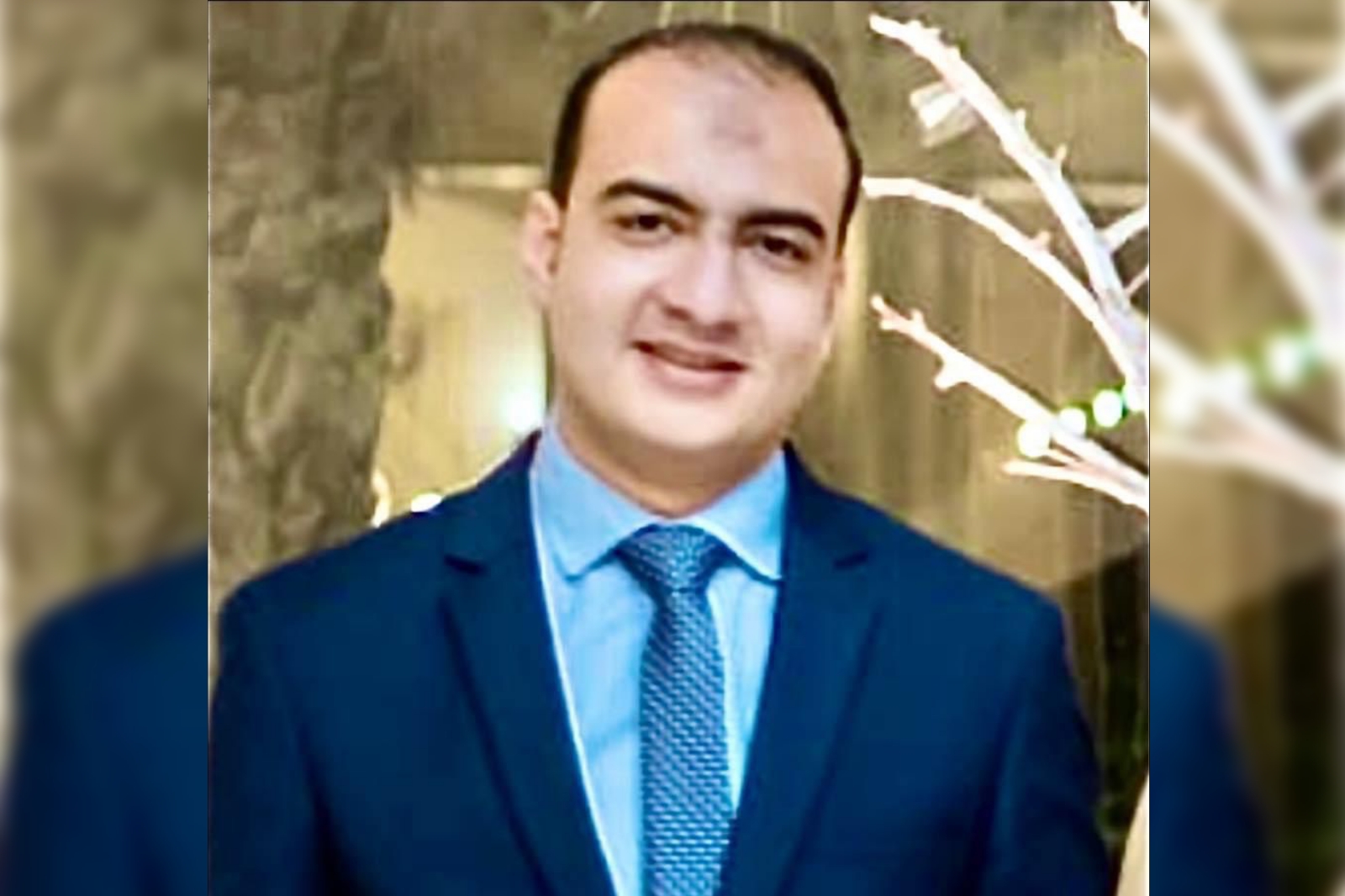 تصدرت جروبات الفيسبوك المشهد خلال سنوات ماضية، ولكن لم تكن بنفس الحالة التي هي عليها اليوم، وخصوصاً منذ جائحة كورونا، حيث كانت هي المنتفس الإجتماعي للغالبية لما شاهدته البلاد من فرض الحظر ومنع التجمعات، وغلق المقاهي والأندية، ولكن يظل السؤال هنا.. هل تحقق فوائد للمجتمع الذي تخاطبه أم أضرارها كثيرة؟! مما لا شك فيه ان هذه المنصات أصبحت تشكل حيز كبيراً في الحياة اليومية للكثير، منها يؤدي دوراً خدمياً للمجتمع من خلال تسليط الضوء علي نشر المبادرات الايجابية وشرح الدور التنموي والخدمي للدولة والتعريف بالحالات الإنسانية ومكافحة الظواهر السلبية وعرض مشاكل المواطنين للوصول لحل أمثل. هل تلعب صفحات التواصل الإجتماعي والجروبات سواء عن طريق الفيس بوك أو الواتس دورا حيويا بالمجتمع؟ الناشط محمد جمال عيسى أدمن جروب صوت البنهاويه ودعنا نذكر أيضاً ان هناك الكثير من هذه الجروبات والصفحات بمثابة فك مفترس يهاجم الدولة دون سند حقيقي وينشر الشائعات والأخبار المغلوطة وبهدف تحقيق مصالح شخصية، مثل الزوبعة الأخيرة «الإبرة المخدرة»، حيث انتشر في الآونة الأخيرة ظاهرة خطف البنات في مدينة بنها باستخدام وخزة الإبرة المخدرة، مما اثار الرعب في نفوس المجتمع البنهاوي، وغيرها من مشاكل اجتماعية كثيرة. إقرأ أيضاً:- مصدر أمني يكشف حقيقة ظاهرة خطف البنات بالقليوبية.. وكان القليل من جروبات بنها صدقوا في نشر الحقائق للناس وتصدر المشهد لكشف حقيقة «الخطف»، ولعل من أهم الجروبات علي مواقع الفيس بوك هو جروب «صوت البنهاوية» الذي حمل الأمر على عاتقه لكشف اللغز، وبث الناشط «محمد جمال عيسى» عدة فيديوهات مباشرة لتهدئة الرأي العام وسعى لاثبات الحقيقة يطمئن الناس، والجدير بالذكر ان جروب صوت البنهاوية، يقدم خدمات بالفعل ويرصد مشاكل ويساهم في حلها.. وقام بعدة مبادرات مجتمعية كثيره، وبالأخص منذ جائحة فيروس كورونا، فقدم مساعدات إنسانية اسطوانات الاكسجين لمرضى العزل المنزلي، وتوصيل الادوية للمنعزليين، وتلبية الاستغاثات وتبنيها. قام جروب «صوت البنهاوية» بإدارة الناشط « محمد جمال عيسى» بعمل مبادرة مجتمعية ضد جشع تجار الخضار بمدينة بنها وأقاموا شادر لتوفير الخضار بسعر رخيص وأقل من أسعار التجار المستغلين لازمة كورونا، ونجحت المبادرة ولاقت استحباب كبير من الناس. يقول الناشط محمد جمال عيسى أدمن جروب «صوت البنهاوية» منذ أنشأنا الجروب حتي وصل أعضاؤه الآن 88 ألف عضو ومعي بعض الزملاء من مختلف المراحل العمرية للتواصل مع أعضاء الحروب طوال اليوم، وهدفنا كان في البداية كان تقديم المساعدات الإنسانية في ظل أزمة كوفيد١٩، وتوصيل صوت المواطن للجهاز التنفيذي والأمني ومع التطور الذي نشهده الأن من أزمات وحرب الشائعات وأوجب من الضروري وجود سرعة في الابلاغ عن أي مشكلة واصبح دورنا خدمياً بصورة أكبر لتلقي البلاغ وتوصيله للتفاعل مع المشكلة وسرعة حلها. أضاف: بنها كثرت بها جروبات الفيسبوك وأغلبها تحت أي مسمي وللأسف الخدمي منهم أقل بكثير من جروبات اصبحت تعمل علي جمع تبرعات بحجة أنها لحالات انسانية محققين أرباحاً مادية كبيرة، ولكننا ضد هذا الفكر لا نجمع تبرعات ولا نتلقى أي أموال من أحد لأن جروبنا خدمي وإجتماعي وهو لخدمة أهالينا في بنها. شاهد مبادرة تحدي الخير لجروب صوت البنهاوية من هنا https://fb.watch/ecBnQXEf2K/