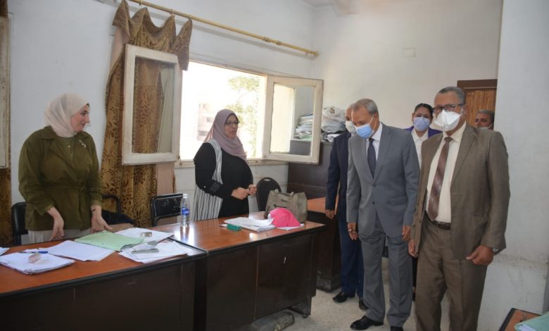 Photo of محافظ القليوبية يُقدم التهنئة للعاملين بديوان عام المحافظة بعيد الأضحى المبارك