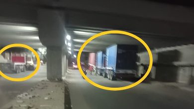 Photo of صور.. سيارات النقل الثقيل تحول نفق الشموت لـ «جراچ خصوصي»