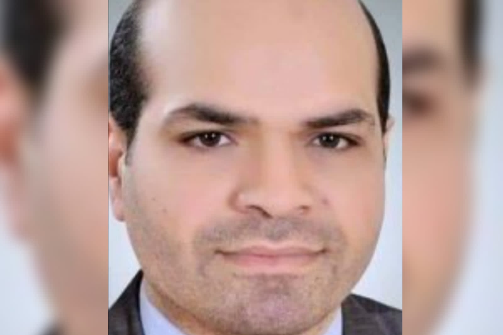 إسمك وعنوانك ماهو عنوانك فى الكون ؟ ،ماهو عنوانك الكونى وماهى ماهيتك الكونية ؟وأخر شيئ هو (ما إسمك) ؟ . فلو تدرجنا من العام إلى الخاص سنكتشف لنا عنوان عام وعنوان خاص ،فأنت كائن بشرى موجود على الأرض التى هى كوكب بين الكواكب التى فى السماء . ثم نتدرج إلى أقل عمومية فنقول أنك إنسان تعيش فى البلد الفلانى على سطح هذه الأرض ،ثم نتدرج أقل عمومية فنقول أنك فى هذا البلد فى المكان الفلانى و إبن فلان و فلان . وهكذا حتى نصل إلى خصوصيتك أنت نفسك فنقول هذا إسمه (فلان) ،وهذا التدرج من العام إلى الخاص ومن فوق إلى تحت. هو تدرج فى الأهمية ،فكونك إنسان تعيش على الأرض أهم من إسمك الخاص ،وكونك إنسان تعيش على الأرض أسبق من إطلاق إسم عليك ،فالإنسان و البشرية سابقة على جميع أسماء أفرادها . فنحن بشر أولا ثم نحن أسماء معينة بعد ذلك وهذا النظام يعمل فى كل شيئ حولنا ،حتى فى العائلة الواحدة التى فيها أفراد كثيرة يلقبون جميعهم بلقب واحد ،هم حالة عامة تتفرع إلى حالات خاصة كثيرة التى هى أسماء أفرادها. و فى البلاد و الدول و الشعوب و المجتمعات نجد نفس النظام حتى الكواكب فى مجموعتنا الشمسية تدور حول الشمس فهى جميعها منتسبة إليها وأسميناها المجموعة الشمسية ،فالشمس هنا هى العام و الكواكب هنا هى الخاص. تماما مثل الألكترونات التى تدور حول النواة ألكترونات كثيرة و نواة واحدة وأفراد العائلة الواحدة يتحركون فى مجالها أو يبتعدون عنها ،فيتحول المبتعد إلى شيئ آخر غير الأصل الذى بدأ منه. وغالبا يكون أقوى فالألكترون الذى ينفصل عن النواة ينتج عنه عنصرا آخر ،وله طاقة زائدة سمحت له بذلك الخروج فهو أقوى ، والإنسان فى حياته يحدث معه كل هذا ،فكأنه نجم يدور حول شئ. ودورانه حول شيئ هو إنتماءه لمن حوله سواء عائلة أو عمل أو المجتمع نفسه أو البشرية جميعها ودورانه حول نفس هو شخصيته التى تشرق و تغرب بإستمرار. ودوران الأرض أو الكواكب حول نفسها هو أمر متفرع من دورانها حول الشمس وعملية الدوران هى أصل كل شئ أصل كل الأشياء. فشخصية الأرض هى دورانها حول نفسها وعمومية الأرض هى دورانها حول الشمس، وشخصية الأرض فى دورانها حول نفسها أسرع من دورانها حول الشمس . فالشروق والغروب يحدثان كل يوم لكن الفصول تأتى كل عدة شهور ،وما بين الشروق والغرب أو الغروب والشروق تحدث أمورا كثيرة فرعية و تفصيلية على مدار اليوم. وما بين الفصول ومراحل دوران الأرض حول الشمس تحدث أمورا أكثر أهمية و ليست كثيرة على مدار السنة ،وفى مراحل دوران الشمس حول المجرة تحدث أمورا أكثر أهمية و أكثر عمومية و قليلة جدا بل يمكن القول أنها نادرة لأنها تحدث على فترات متباعدة من السنين و العصور . ثم أخبرنا العلماء حديثا أن المجرة هى أيضا تدور فحول أى شيئ تدور وإذا علمنا أنها فعلا تدور حول شيئ فما الذى يدور حوله هذا الشيئ؟. طبعا سوف نتصاعد إلى أعلى ثم أعلى أبعد ثم أبعد وفى النهاية لن يكون هناك شيئ يدور حول شئ لن يكون هناك إلا الله . واحد أحد ليس كمثله شيئ و لا يدور حول شيئ وكل شيئ خلقه الله جعل له شيئا آخر يدور حوله إلا هو الخالق الصانع الذى خلق كل الأشياء . إن الدنيا تقوم على التقسيمات من الأعلى إلى الأسفل ومن الأكبر إلى الأصغر و من العام إلى الخاص ،فالسنة فروعها الأشهر و الأشهر فروعها الأيام ثم الساعات و الدقائق إلخ ولحظة الميلاد تأتى منها كل أيام حياتك كفروع لها. ولحظة ميلادك نفسها تأتى كفرع من فروع أصل عائلتك او هى فرع من أصلين أب وأم مؤسسان للبداية وفى كل حياتك هناك شروق وغروب وظهر وليل. وفى كل يوم يشرق عليك ماتدور أنت حوله ،علاقة بين دورانك حول نفسك و دورانك أنت حول شيئ آخر ،وهذا الشيئ الذى تدور حوله هو لحظة ميلادك ،لا فكاك لك منها فجاذبيتها لك حتمية. وقوتك الطاردة المركزية مهما زادت قدراتها لا تحررك من الجاذبية وفى كل عمرك أنت تمر عليها يوما بيوم وساعة بساعة وسنة بسنة ،تمر على جميع نقاطها ولا يتعدى ذلك محيط دائرة أو نصف دائرة نصيب لك من التقسيمات و الأقسام و القسمة . تقسيمات وتوقيتات تمر عليها طوال عمرك وكل جزأ فيها إسمه (القسمة) ويقول العامة من الناس (قسمة و نصيب) وهو قول صحيح لا يعلم أصله إلا القليل وإن كانت حياتك تشرق و تغرب كل يوم فإن عمرك كله شروق ثم غروب ،شروق ميلادك ثم غروب نهايتك. ومن الشروق حتى الغروب يمكننا أن نقرأ المحطات والتنقلات و التغييرات و محتوى الدلالات وهى محطات حتمية نستطيع رصدها و حسابها بدقة ونستطيع تحديد شكلها ولونها و معناها قبل أن تأتى وقد لا نستطيع ،لأن البعض منها قد يأتى مفاجأة جديدة لم تحدث من قبل. والبعض منها نعرفه و نستطيع وصفه و رسمه و تحديد ألوانه وعندما لا نستطيع فلأن علمنا ناقص وإذا إكتمل علمنا سنعرف كل شيئ قد يحدث هذا يوما ما.