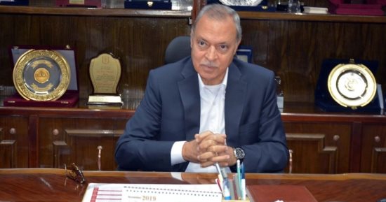 أخبار القليوبية كتب: الهام السيد - ومتابعة: وائل جمال أصدر عبدالحميد الهجان محافظ القليوبية ، القرار رقم "1650" لسنة "2022"، والخاص بتكليف مجموعة من العاملين بديوان عام المحافظة والمدن والمراكز والأحياء للعمل بمنصب نواب لرؤساء المدن والمراكز والاحياء، وذلك بعد الاطلاع على القانون 43 لسنة 1979 بشأن نظام الإدارة المحلية ولائحته التنفيذية وتعديلاتها، والقانون رقم 81 لسنة 2016 بشأن الخدمة المدنية ولائحته التنفيذية. وجاء هذا علي نتيجة اختبار مسابقة نواب رؤساء الوحدات المحلية للمراكز والمدن والأحياء. وأوضحت محافظة القليوبية ، أن هذه القرارات تأتى فى إطار الحرص على تحقيق طفرة في كافة الأعمال والخدمات التي تقدمها الوحدات المحلية، وذلك من خلال ضخ دماء جديدة بقيادات الصف الثاني بالوحدات المحلية، ونقل بعض القيادات إلى مواقع أخرى. وبناء علي ذلك يكلف ويعاد تكليف كلا من :- - يكلف محمود عبد المعز سالم ومحمود احمد محمود ومحمود شرف الدين نواب لرئيس مركز ومدينة قليوب . - يكلف محمد السيد احمد غنيم واحمد صلاح احمد إبراهيم نائبا لرئيس مركز ومدينة كفر شكر . - يكلف ياسر إبراهيم عبدالحميد ومصطفى محمد محمد حسانين وايهاب محمد عبدالعال نواب لرئيس مركز ومدينة بنها. - يكلف حمادة السيد عفيفي وخليل عبدالعظيم رمضان وجيهان الصادق على الصادق نواب رئيس مركز ومدينة طوخ. - يكلف مختار شداد نائب لرئيس مدينة قها. - يكلف على امام وياسر عبدالله وعبدالفتاح عزب نواب لرئيس حي غرب شبرا الخيمة. - يكلف ناصر عبداللطيف وهاني حسن داود وولاء عبد الحافظ نواب لرئيس مركز ومدينة الخانكة. - يكلف هاني عبدالسميع محمد محمد حميدة عوض نائبا لرئيس مدينة الخصوص. - يكلف سلوى أبو العنين وحنفي محمد حنفي والسيد مصطفى الاكشر نواب لرئيس مركز ومدينة القناطر الخيرية. - يكلف محمد على واحمد جمعة ومحمود احمد محمود احمد نوابا لرئيس حي شرق شبرا الخيمة. - يكلف نجلاء أحمد محمود أحمد نائباً لرئيس الوحدة المحلية لمركز ومدينة قليوب. - يكلف طلال الحسيني دياب وحسام مصطفى محمد وسعيد لطفى عامر نواب لرئيس مدينة شبين القناطر.