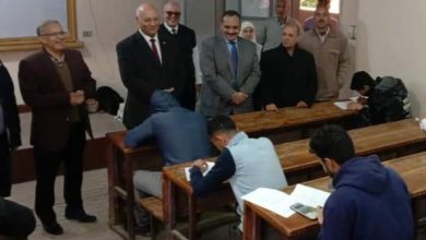 Photo of رئيس جامعة بنها يواصل جولاته ويتفقد الامتحانات بكليتي الهندسة ببنها والعلوم