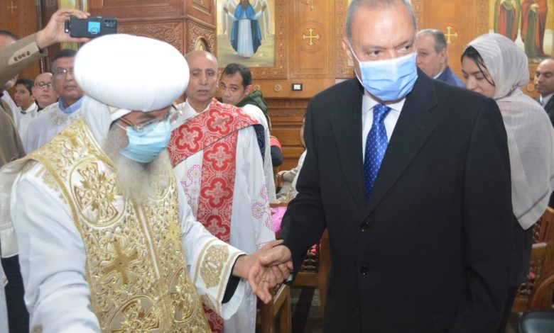 Photo of محافظ القليوبية يترأس وفداً لمشاركة الأخوة الأقباط احتفالاتهم بعيد الميلاد المجيد بكنيسة العذراء بمدينة بنها