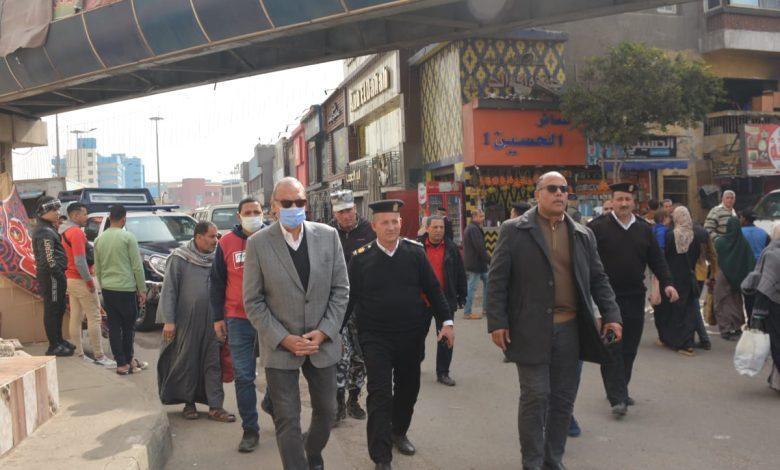 Photo of محافظ القليوبية: تحرير 214 محضر إشغال طريق وإزالة باعة جائلين وإعلانات مخالفة في شبرا الخيمة 