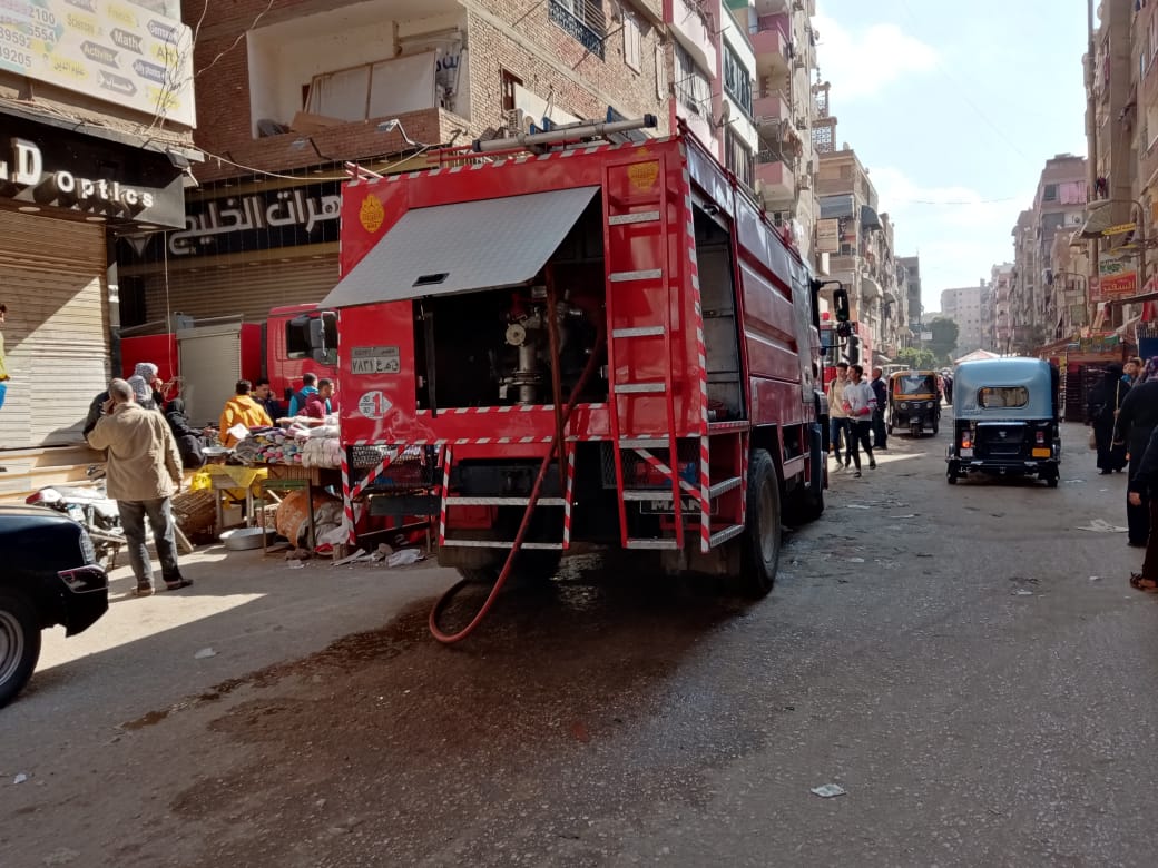 سيطرت قوات الحماية المدنية بالقليوبية على حريق شب بورشة نجارة بشارع احمد المندوه متفرع من شارع ترعة الشابورى مدينة عمر بن الخطاب، وجرى الدفع بسيارات الإطفاء والسيطرة على الحريق واخماده دون أن يمتد المناطق المجاورة له دون خسائر بشرية وتولت الجهات المعنية التحقيق والتي أمرت بانتداب المعمل الجنائى لفحص اسباب الحريق وتقدير خسائره.  تلقت الأجهزة الأمنية بالقليوبية اخطاراً من الحماية المدنية بالقليوبية يفيد نشوب حريق بورشة نجارة بشارع احمد المندوه متفرع من شارع ترعة الشابورى مدينة عمر بن الخطاب باسم اميل سعد شرقاوي جادالله 50سنة. على الفور انتقلت الأجهزة الأمنية لمكان الحريق، وجرى الدفع ب3 سيارات إطفاء وتم السيطرة على الحريق واخماده دون أن يمتد المناطق المجاورة له دون خسائر بشرية وتولت النيابة التحقيق.