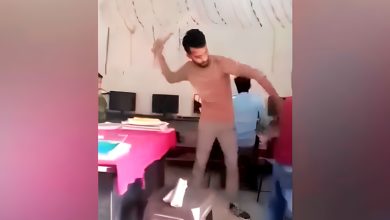 Photo of ضربه حتى الموت.. حقيقة مقطع فيديو متداول لمعلم يضرب تلميذه بلا رحمة في مصر