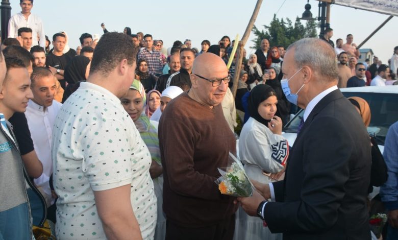 Photo of محافظ القليوبية يؤدي صلاة عيد الفطر المبارك بمسجد ناصر بمدينة بنها
