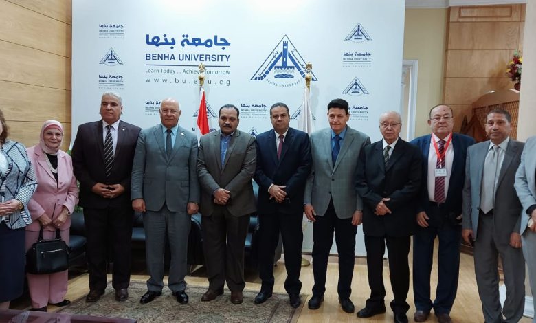 Photo of رئيس جامعة بنها يستقبل أعضاء لجنة قطاع الآداب بالمجلس الاعلي للجامعات