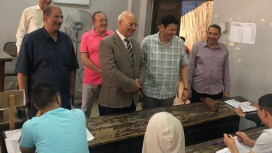 Photo of رئيس جامعة بنها يتفقد لجان الامتحانات بكليتي التجارة والآداب