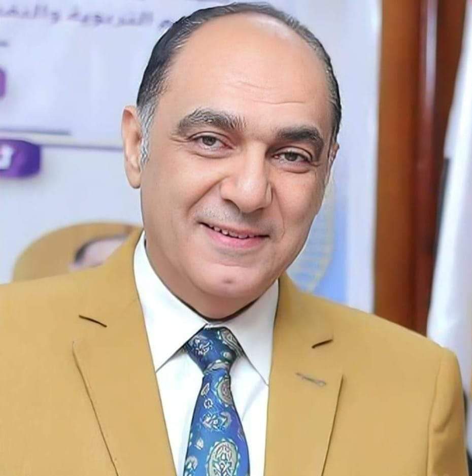 أصدر الرئيس عبد الفتاح السيسي رئيس الجمهورية قراراً بتعيين الدكتور إيهاب عبد العزيز عبد الباقى الببلاوى نائباً لرئيس جامعة الزقازيق لشئون الدراسات العليا والبحوث . من جانبه قدم دكتور خالد الدرندلى رئيس جامعة الزقازيق التهنئة للدكتور إيهاب الببلاوى، متمنياً له التوفيق والنجاح في مهام منصبه الجديد لتحقيق التقدم والريادة للجامعة فى قطاع الدراسات العليا والبحوث وتحقيق مراكز متقدمة فى التصنيفات الدولية. جدير بالذكر أن الدكتور إيهاب الببلاوى يعمل أستاذاً بقسم اضطرابات اللغة والتخاطب "الصحة النفسية" بكلية علوم ذوى الإعاقة والتأهيل ، ومستشار لرئيس الجامعة لشئون الإعاقة ، ومدير مركز المعلومات النفسية والتربوية ، وكان سيادته يشغل منصب عميد علوم ذوى الإعاقة والتأهيل حتى صدور قرار تعيينه نائباً لرئيس جامعة الزقازيق لشئون الدراسات العليا والبحوث .