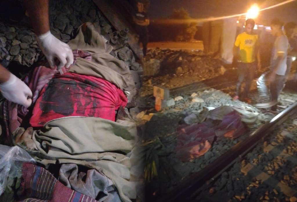 ليس معه اثبات شخصية.. مصرع شاب صدمه قطار بمزلقان ميت عاصم في بنها كتبت:الهام السيد متابعة:وائل جمال لقى شاب مصرعه، منذ قليل اليوم الثلاثاء، صدمه قطار بمزلقان قرية ميت عاصم التابعة لمركز بنها بالقليوبية، وجرى نقل الجثمان إلى مستشفى بنها العام، تحت تصرف جهات التحقيق والشرطة، وجارِ اتخاذ كل الإجراءات القانونية اللازمة، وكشف ملابسات الحادث وأسبابه. وتلقت الأجهزة الأمنية بمركز بنها، بلاغاً من الأهالي يفيد مصرع شخص فى حادث قطار مزلقان ميت عاصم، وعلي الفور انتقل الي مكان الحادث الرائد أحمد ربيع رئيس المباحث، ونائب المأمور أحمد جميل، والنقيب احمد محسن عمارة، والنقيب محمد عادل. ونقلت سيارة إسعاف، شاب ليس لدية هوية لاثبات شخصيته جثة هامدة إلى مستشفى بنها العام وتحرر المحضر اللازم، وأُخطرت جهات التحقيق. ليس معه اثبات شخصية.. مصرع شاب صدمه قطار بمزلقان ميت عاصم في بنها كتبت:الهام السيد متابعة:وائل جمال لقى شاب مصرعه، منذ قليل اليوم الثلاثاء، صدمه قطار بمزلقان قرية ميت عاصم التابعة لمركز بنها بالقليوبية، وجرى نقل الجثمان إلى مستشفى بنها العام، تحت تصرف جهات التحقيق والشرطة، وجارِ اتخاذ كل الإجراءات القانونية اللازمة، وكشف ملابسات الحادث وأسبابه. وتلقت الأجهزة الأمنية بمركز بنها، بلاغاً من الأهالي يفيد مصرع شخص فى حادث قطار مزلقان ميت عاصم، وعلي الفور انتقل الي مكان الحادث الرائد أحمد ربيع رئيس المباحث، ونائب المأمور أحمد جميل، والنقيب احمد محسن عمارة، والنقيب محمد عادل. ونقلت سيارة إسعاف، شاب ليس لدية هوية لاثبات شخصيته جثة هامدة إلى مستشفى بنها العام وتحرر المحضر اللازم، وأُخطرت جهات التحقيق.