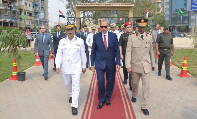 Photo of بمناسبة الذكرى ال 50 لحرب أكتوبر.. محافظ القليوبية يضع إكليلا من الزهور على النصب التذكاري لشهداء الحرب 