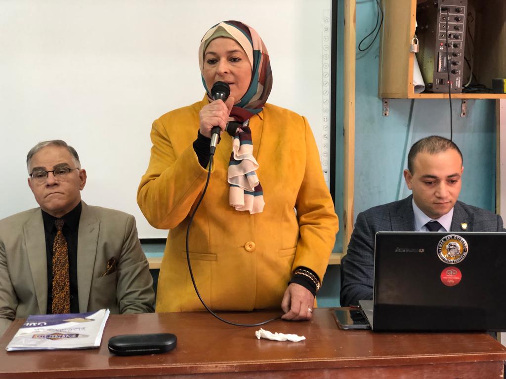 حسن هيكل مفهوم الانتخابات ومراحل العملية الانتخابية، والمواد الدستورية التى تنص على الحقوق الانتخابية، وكذلك اشكال المشاركة السياسية. وحث الدكتور حسن هيكل الشباب على ضرورة النزول للادلاء بأصواتهم في الانتخابات الرئاسية المقبلة وتوجيه رسالة للعالم أجمع أن الشعب المصرى قادر على القيام بدوره الهام فى بناء الدولة المصرية