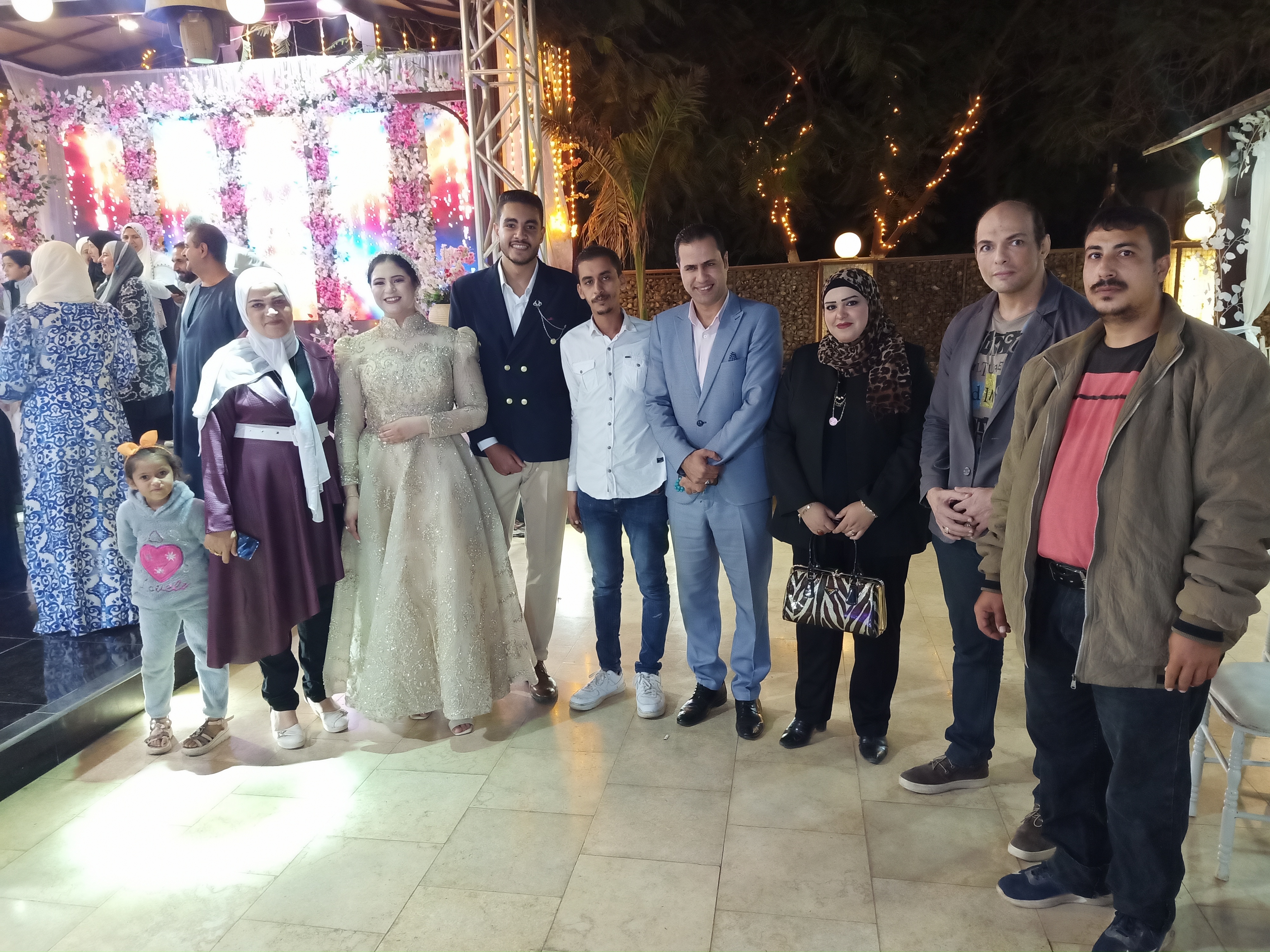 فى حفل عائلى بهيج وجو يغمره الفرح والسعادة، احتفلت الاستاذة غالية السيد رئيس الوحدة المحلية لقرية ببطا مركز بنها، بخطوبة نجلها أ. على حسني على الآنسة سماح عبد الراضي، وذلك فى حضور الأهل والأصدقاء. وبهذه المناسبة السعيدة يتقدم العقيد محمد عبدالله، وإلهام السيد رئيس مجلس إدارة جريدة وموقع «نبض العالم»، والإعلامي أحمد شفيق، والمراسل وائل جمال وأسرة التحرير بأرق التهانى للعروسين، متمنيا لهم حياة سعيدة وان يجمع بينهما في خير.